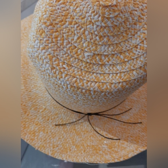 Hat - Picture 2 of 3